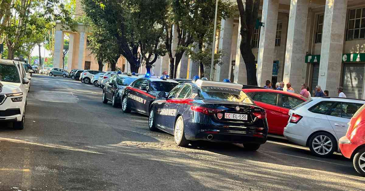 Carabinieri intervengono a Piazza dei Navigatori