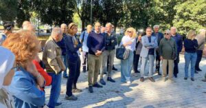 Claudio Mannarino e Franco Baroni all'assemblea cittadina di Piazza dei Navigatori