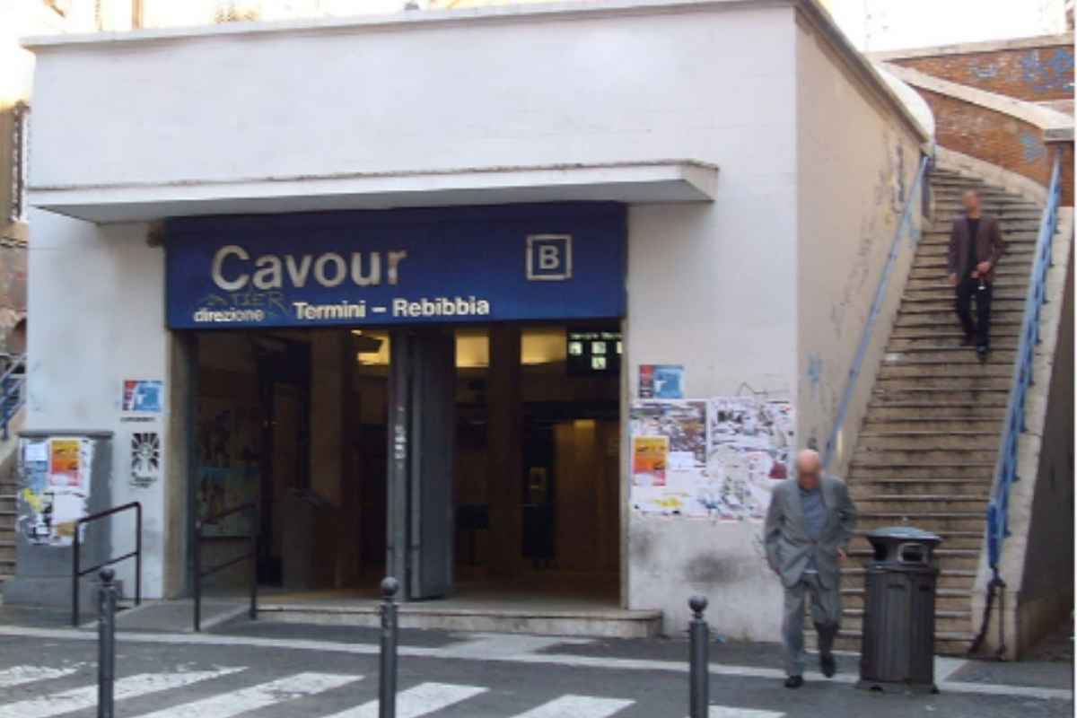 Foto della stazione metropolitana di Cavour a Roma