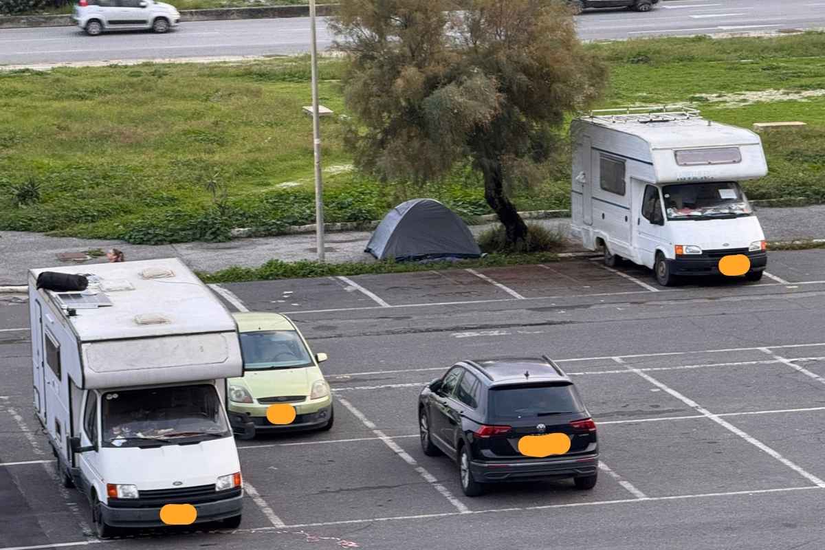 Foto della tenda a Piazza Sirio