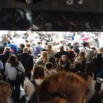 Foto del sottopasso della Stazione Termini di Roma pieno di persona