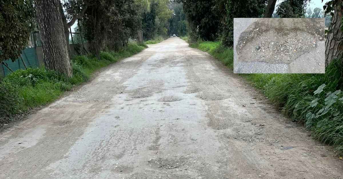 Dissesti stradali su via Capo Due Rami a Ostia Antica