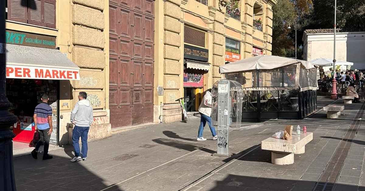 Nuovo minimarket aperto al piazzale Flaminio di Roma