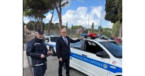 Il sindaco Roberto Gualtieri illustra la nuova tecnologia della Polizia Locale di Roma Capitale per individuare i mezzi con irregolarità amministrative