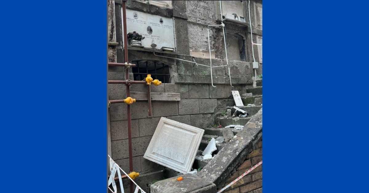 Fornetto in mattoni crollato al Cimitero Verano di Roma