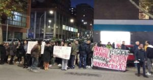 Protesta dei residenti delle case Erp nel quartiere Pietralata di Roma