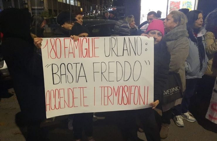 Cartellone dei residenti delle case Erp a Roma Est