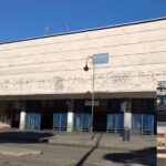 Tendopoli davanti la stazione di Lido Centro a Ostia