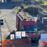 Tim all'interno del cantiere davanti alla stazione di Ostia Antica